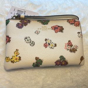 New Coach Corner Zip Wristlet